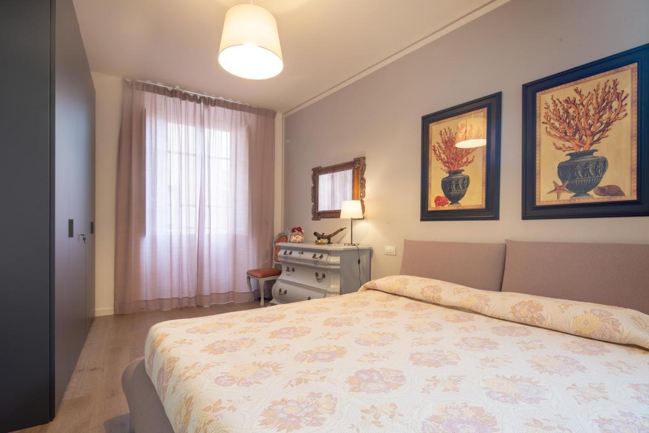 Stunning & Luxurious 1Br Apt 1 Min Walk By Duomo Florens Exteriör bild